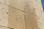 Fachada de piedra protegida con hidrofugante incoloro